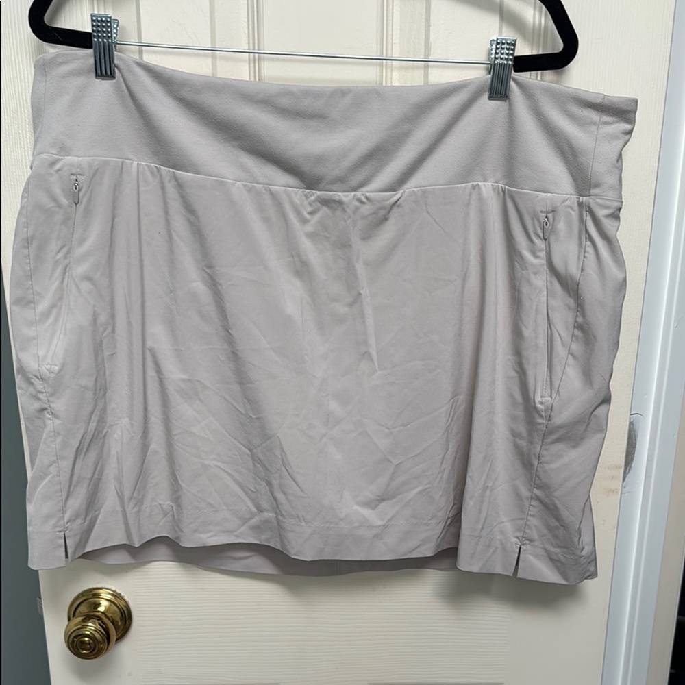 Athleta Women's Skort in Light Gray